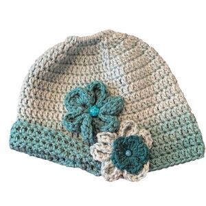 NWT Angela’s Designs hand crocheted ponytail hat flower and faux gem accents